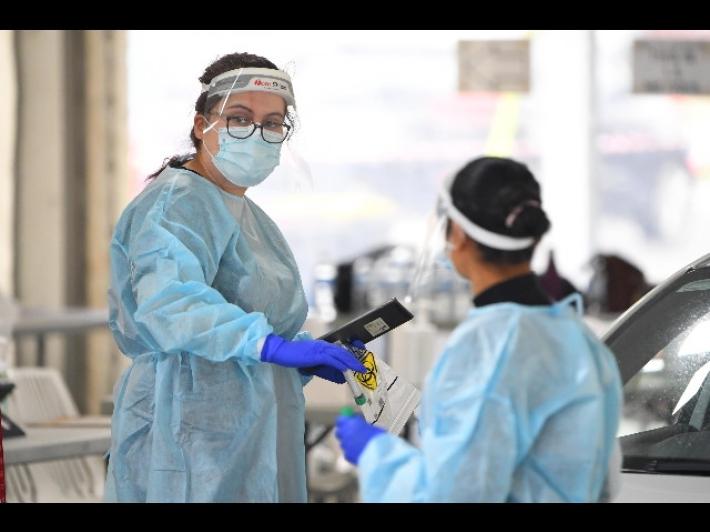 In Italia superate le 85mila vittime dall'inizio della pandemia. Oggi 13.331 nuovi casi, 488 decessi. Lombardia e Sardegna arancioni