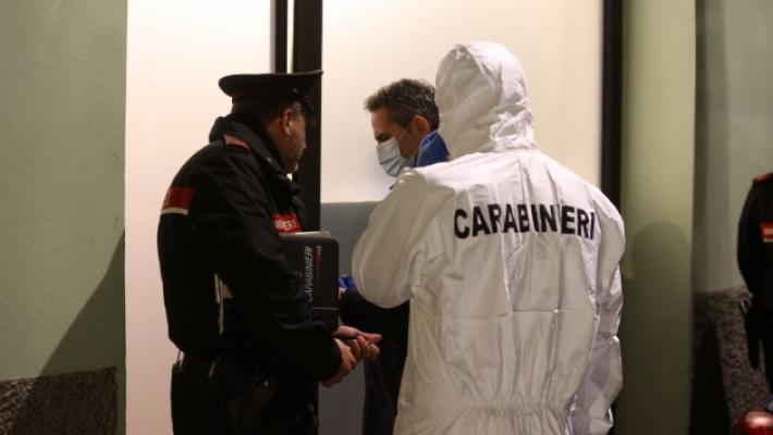 Morto dopo la coltellata, la fidanzata deve restare ai domiciliari: no del gip alla richiesta di revoca della difesa