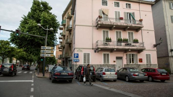 &laquo;Preso a bottigliate per aver difeso una donna, che amarezza le critiche sui social&raquo;