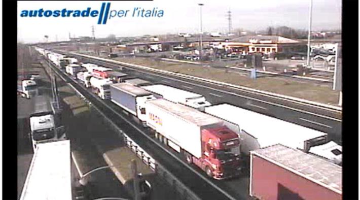 Autosole, lunga coda  tra Parma e Terre di Canossa - Campegine per incidente