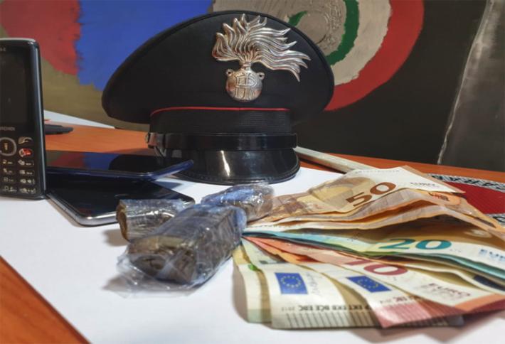 "Setacciato" il Parco Ducale: arrestato spacciatore con diverse dosi e sequestrati altri 50 grammi di hashish