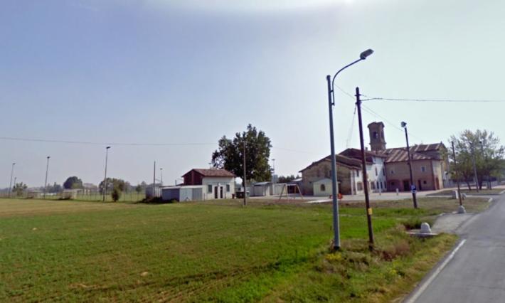 Malore in campo: 57enne salvato dai compagni con il defibrillatore