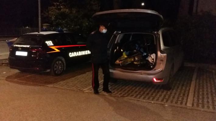 Maiatico: doppio colpo dei ladri ma l'arrivo dei carabinieri li costringe a lasciare il bottino