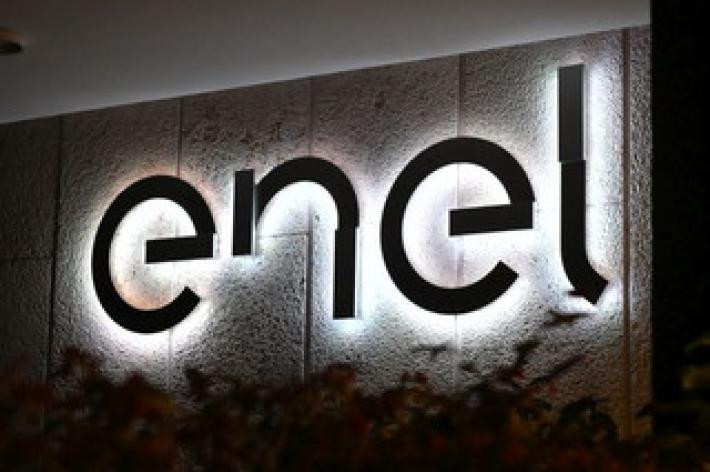 Enel, scontro fra sindacati e azienda su organico e orari. Anche a Parma