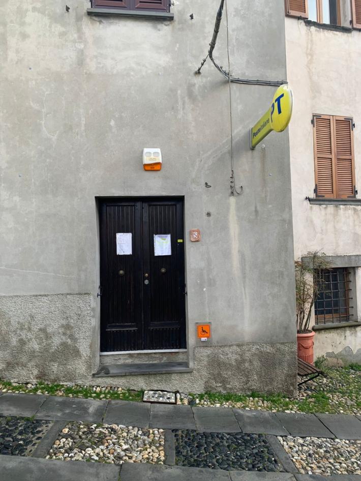 Poste aperte solo tre giorni alla settimana: il caso finisce in Regione