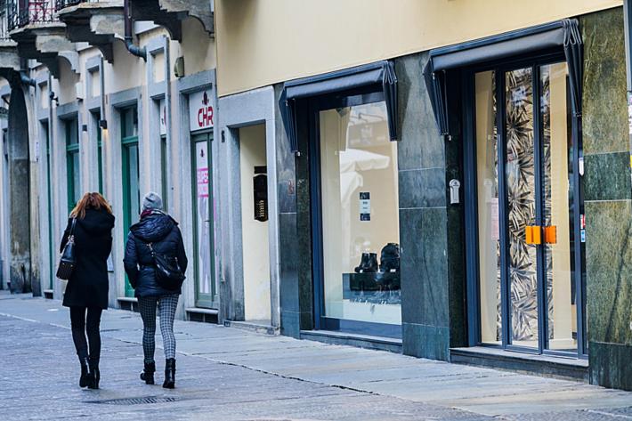 Zona gialla da luned&igrave; anzich&egrave; da domenica? Le associazioni dei commercianti: "Un'altra mazzata"