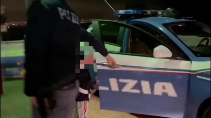 Napoli violenta: 25enne freddato con otto colpi di pistola, un 14enne accoltellato in pieno centro
