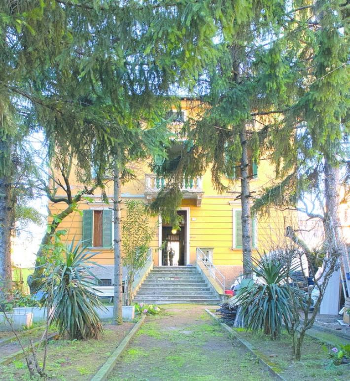 Don Cocconi: &laquo;Aiutateci e vi restituiamo i soldi con gli interessi&raquo;