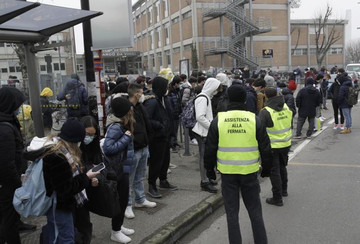 Ridurre la ressa sui bus: alle fermate spuntano gli steward