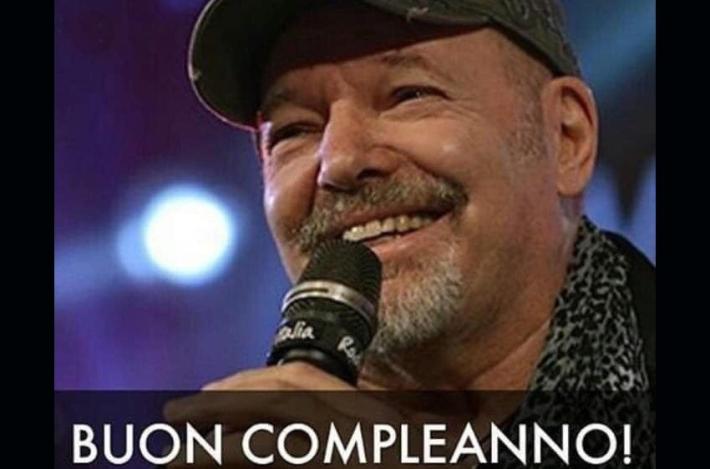 Vasco Rossi compie 69 anni, la festa di compleanno e' social