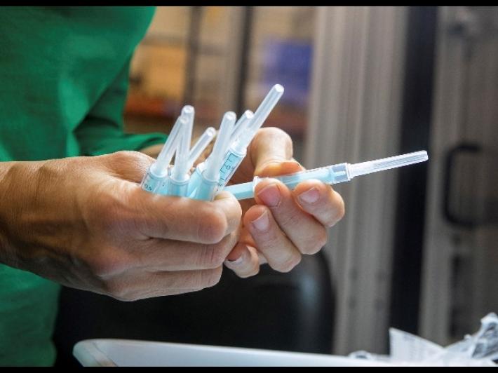 In Italia 61.046 nuovi casi e 133 morti. Positivit&agrave; al 22% (ieri era al 13)