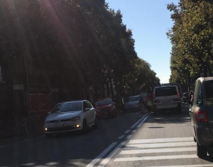 Incidente in via Fleming: soccorsa una donna, disagi al traffico