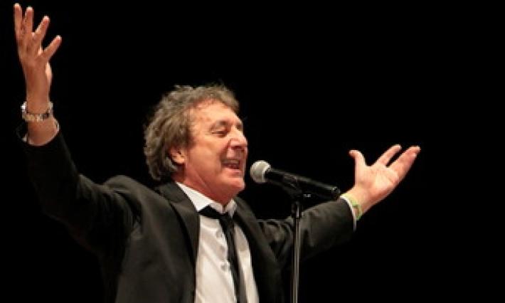 Iacchetti: &laquo;Quando mi tiravano acciughe e carciofini sulla chitarra&raquo;