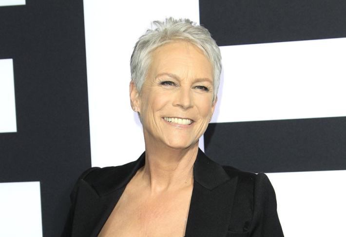 Jamie Lee Curtis contro Zuckerberg: "La mia immagine alterata dall'AI"