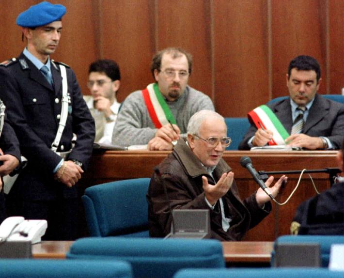 E' arrivata a Parma la vedova di Cutolo, oggi l'autopsia 