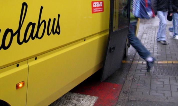 Scuolabus, nuovi disagi. Il Comune: &laquo;Sostituiamo la ditta che ha in appalto i trasporti&raquo;