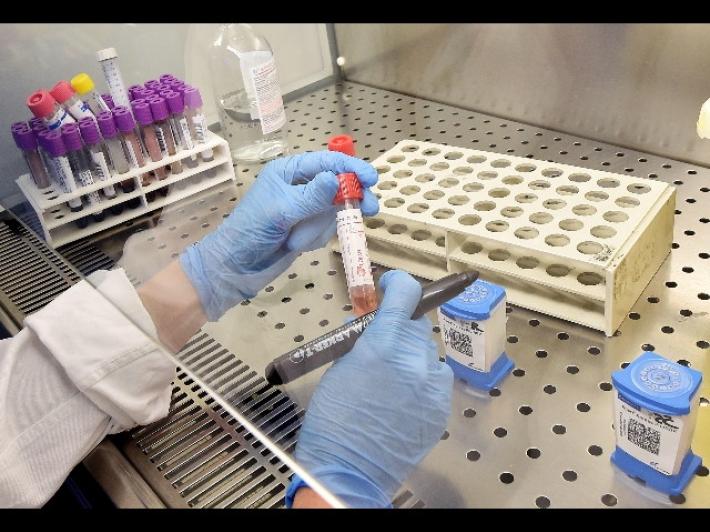 L'Iss: "Cresce il contagio: l'Rt a 0,99. Stare a casa il pi&ugrave; possibile"