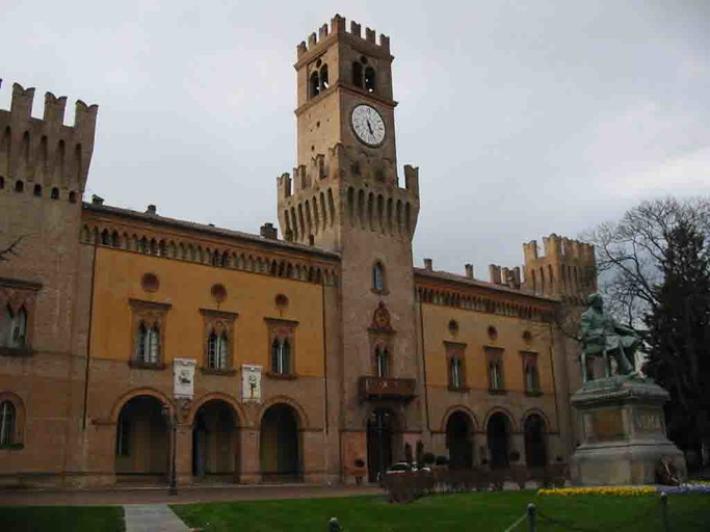 Muratore tunisino di Busseto progettava attentati per la jihad: condannato a 3 anni e 6 mesi