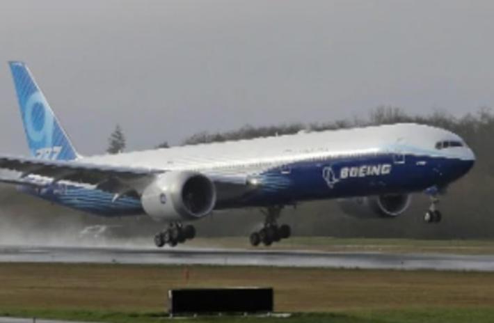 Atterraggio d'emergenza a Mosca per un Boeing 777 