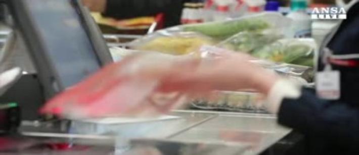 Rivolta social sui sacchetti bio