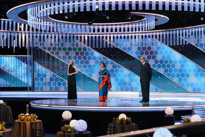 Golden Globes, vince una donna dopo 37 anni: Chloe Zhao. La miglior canzone &egrave; della Pausini 