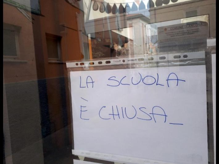 Scuole chiuse in zona rossa. Emilia-Romagna: +70% i contagi nelle aule