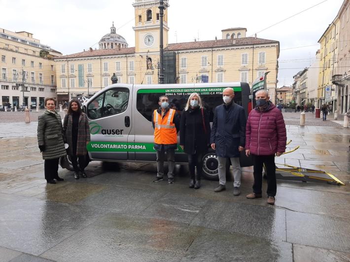 In memoria di Giorgio Grassi donato ad Auser dalla famiglia un van Opel Vivaro adatto al trasporto di persone in carrozzina