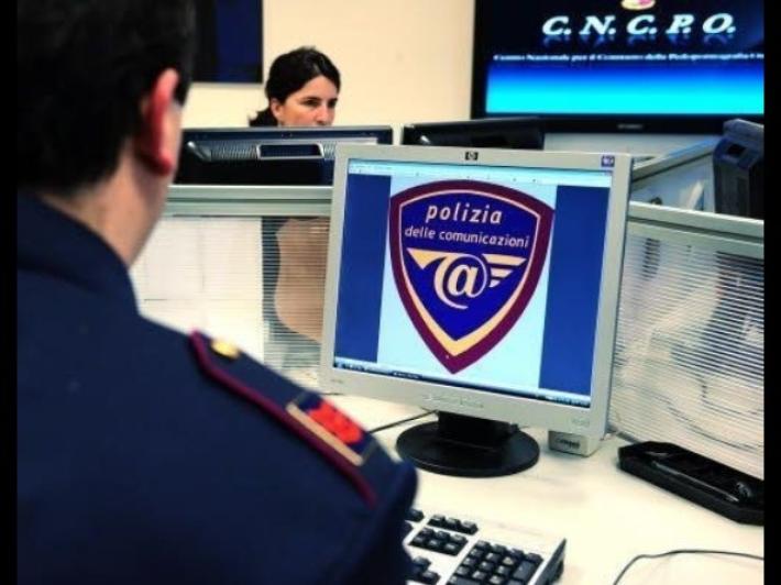  17enne tappezza  il paese con  le foto della ex 13enne 