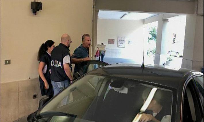 &laquo;Io, tenuta al guinzaglio e appesa a un gancio&raquo;. E la procura deposita nuovi atti