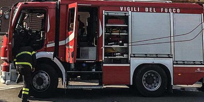 Incendio alla ex   fornace di Felegara, quella dell'allarme "eternit sulle coperture"