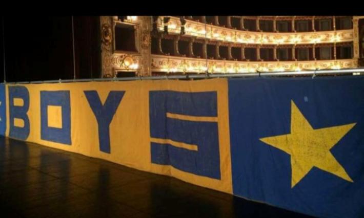 I tifosi scendono in campo al fianco dei Boys