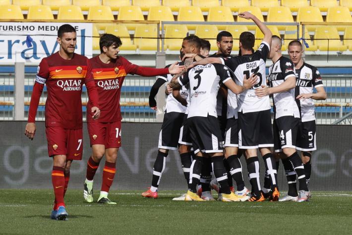Finalmente! Il Parma c'&egrave;: &egrave; vivo per la corsa salvezza, 2-0 alla Roma. Hernani: "Eravamo convinti di farcela: ci crediamo"