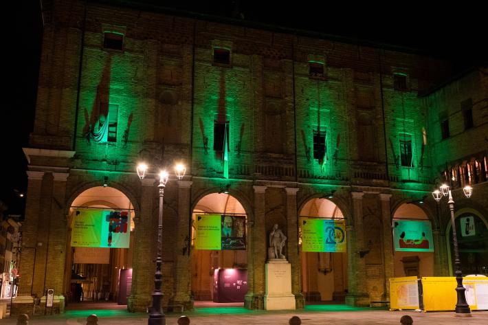 Il Municipio si &egrave; illuminato di verde: Parma  festeggia San Patrizio