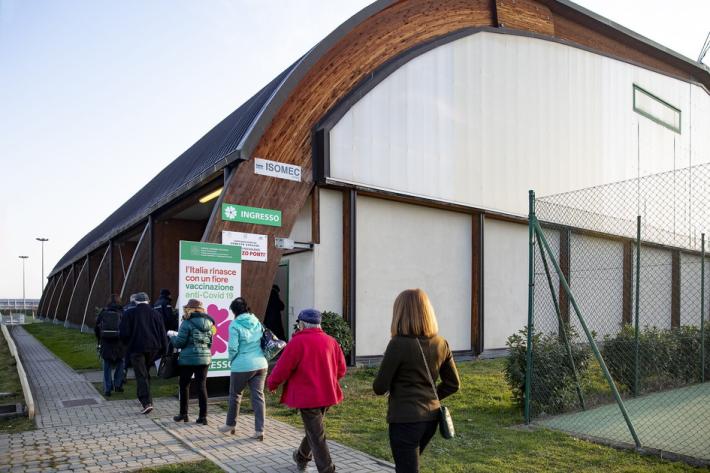 Quelli che sperano nella dose che &laquo;avanza&raquo;