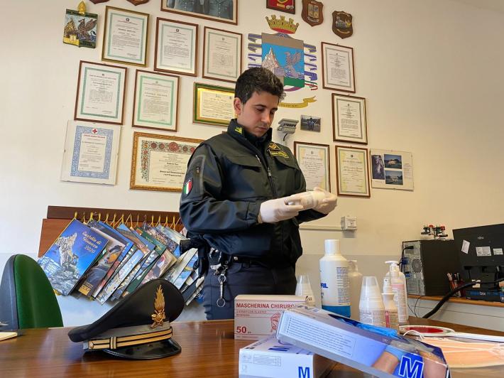 Mascherine rubate in ospedale, condannato un dipendente