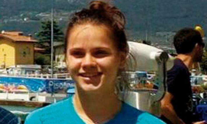 Anna, choc e dolore per la ragazza morta a 16 anni