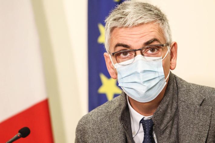 Brusaferro: "Curva dell'epidemia in discesa, l'estate sar&agrave; pi&ugrave; libera"