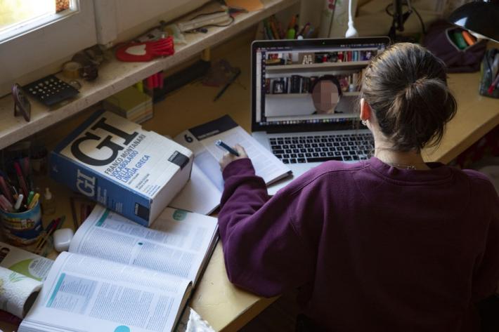 Una mamma di Bezze: &laquo;Senza linea telefonica da 15 giorni, i miei figli costretti a seguire la dad a casa di una vicina&raquo;