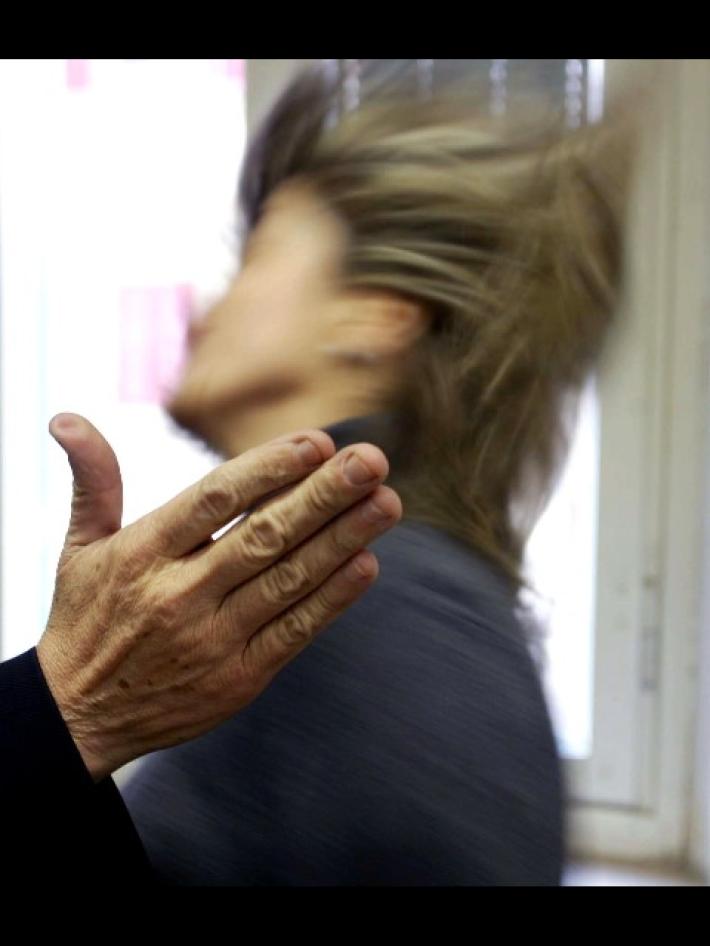 Perseguita l'ex fidanzata nonostante il divieto: arrestato 42enne a Bologna