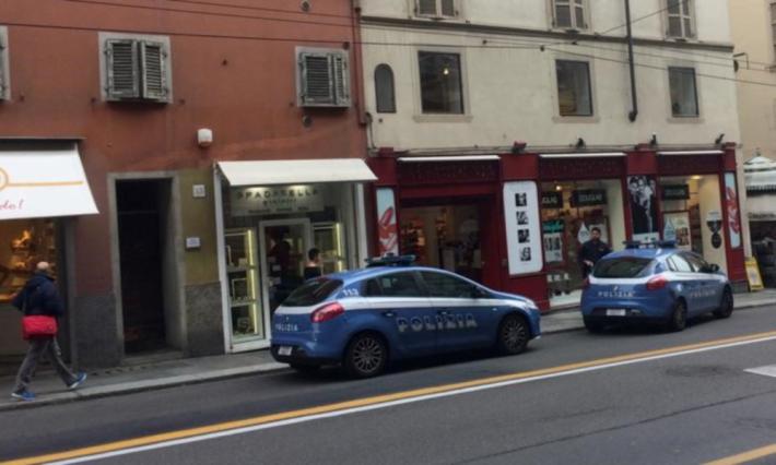 La commessa della gioielleria: &laquo;Ho reagito cos&igrave; perch&eacute; non sopporto le ingiustizie&raquo;