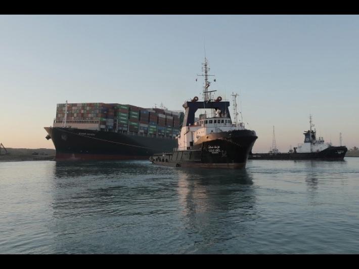 Suez, la Ever Given &egrave; stata liberata: riprende il traffico