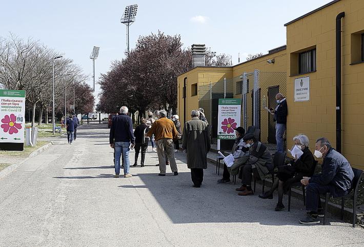 Pala Ponti potenziato: nuovi sportelli e ambulatori