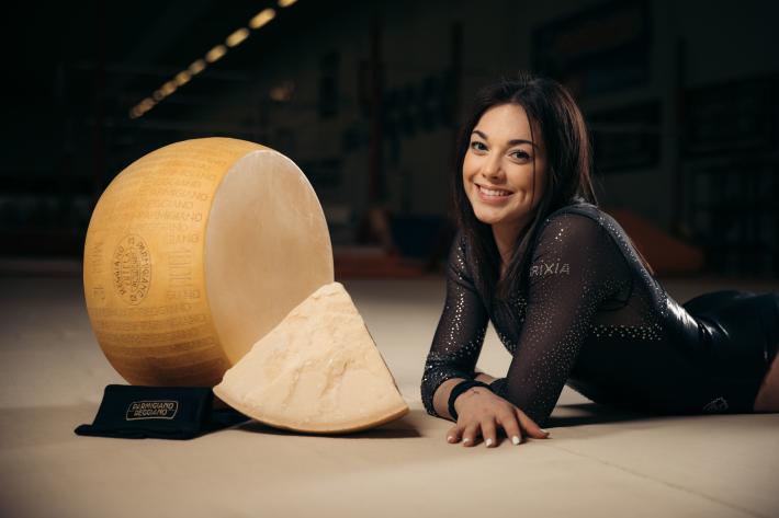 La ginnasta olimpica Giorgia Villa diventa brand ambassador del Parmigiano Reggiano