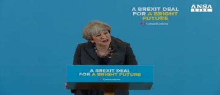 Brexit, giallo sull'accordo segreto tra la May e Bruxelles