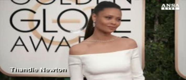 Brillanti e scollate le dive dei Golden Globes