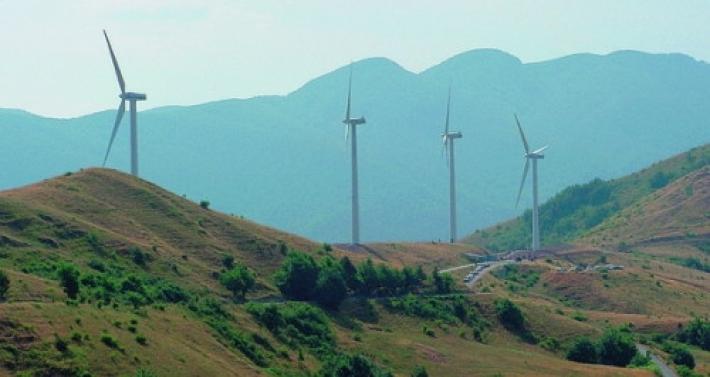 Enel  acquista in Usa  impianti eolici e solari per un  miliardo dollari