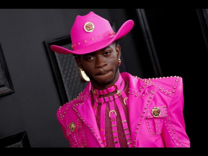 Ritirate le "scarpe di Satana", accordo tra artisti e Nike