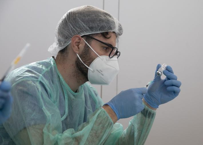 Al via le vaccinazioni per gli over 70: 8.350 prenotazioni in un giorno