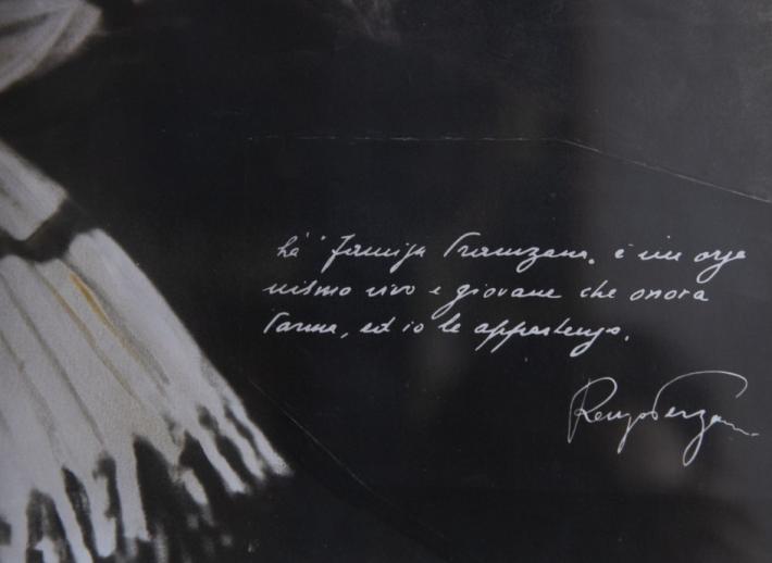 Alla &laquo;Famija&raquo; spunta una foto con dedica di Pezzani