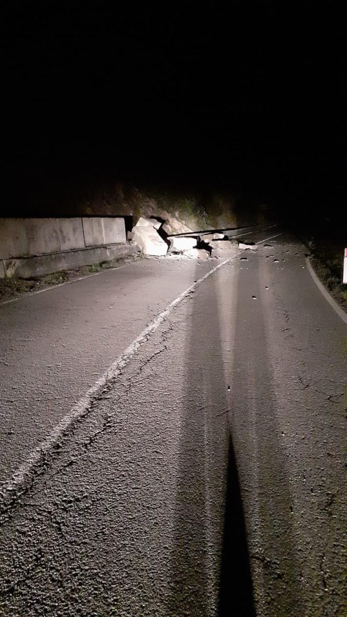 Chiusa da ieri sera la provinciale tra Varsi e Bardi per uno smottamento